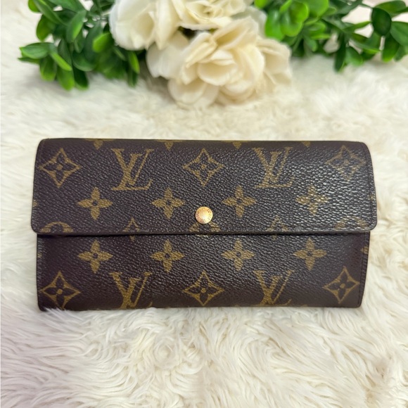 Louis Vuitton Handbags - Louis Vuitton Sarah wallet